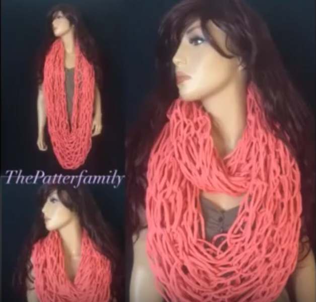 Arm Knit a Infinity Scarf